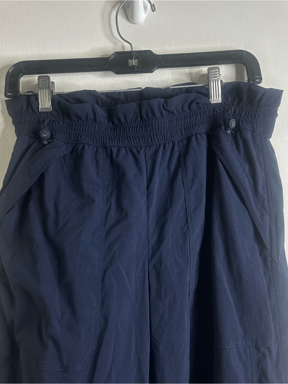 Athleta Trekkie High Rise Parachute Pants Womens Size 6 Navy Blue Hiking Travel - Picture 2 of 9